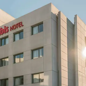 Ibis ** Girona